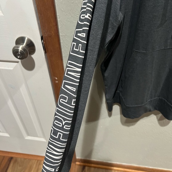 American Eagle Outfitters Charcoal Hoodie Lightweight EUC size L - Picture 4 of 5